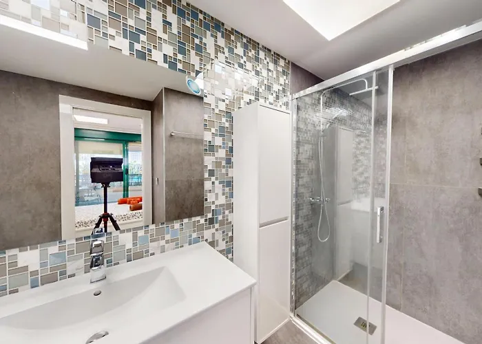 Centro Puerto Deportivo Opcion Parking Μαρμπέλλα